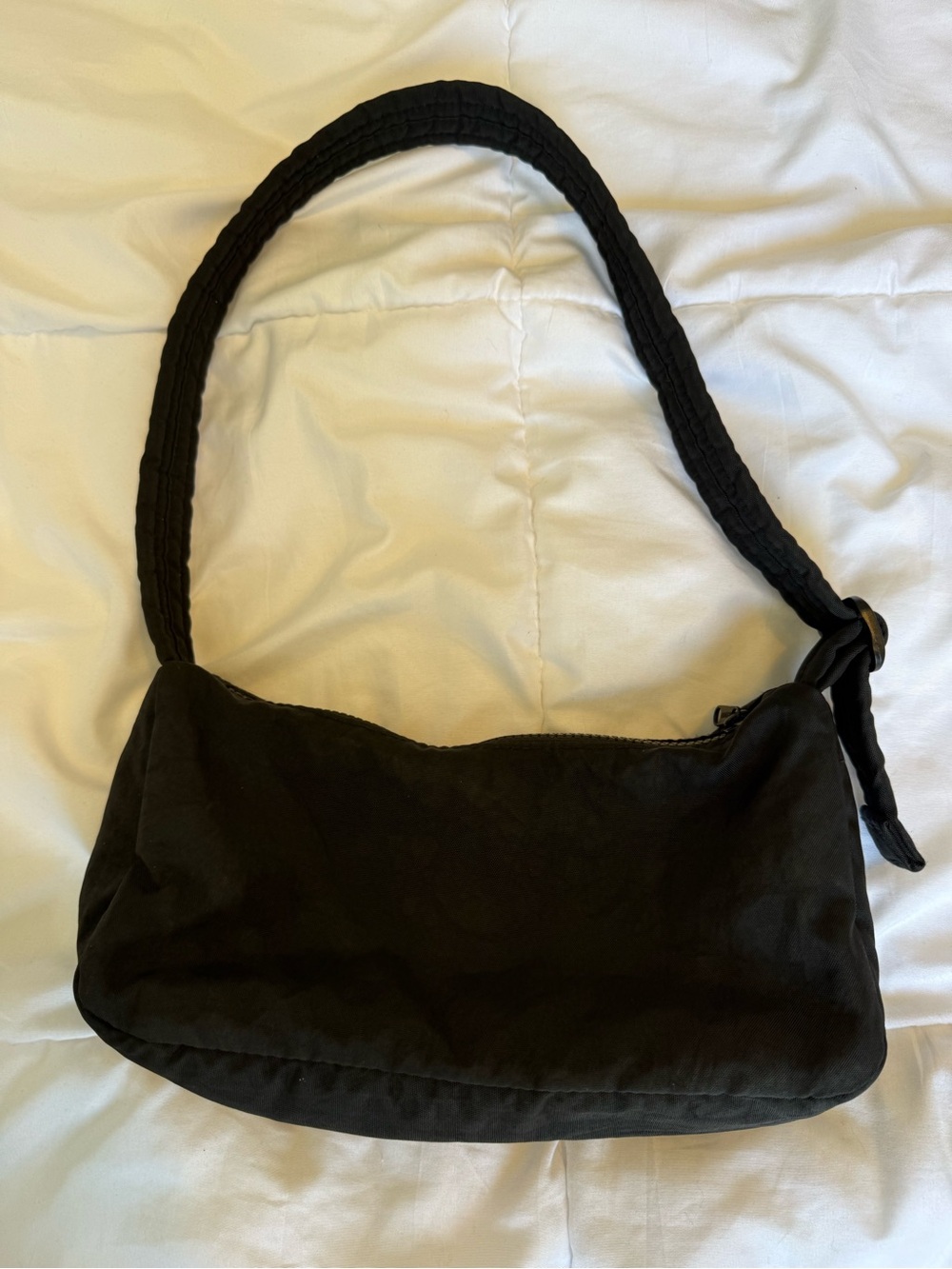 BAGGU Black Shoulder Bag with Twin Front Flap Pockets - Picture 2 of 5